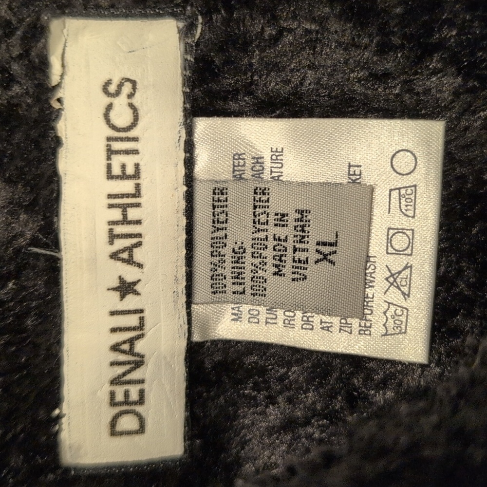 Women's Appalachian State University black vest size XL - Picture 3 of 4
